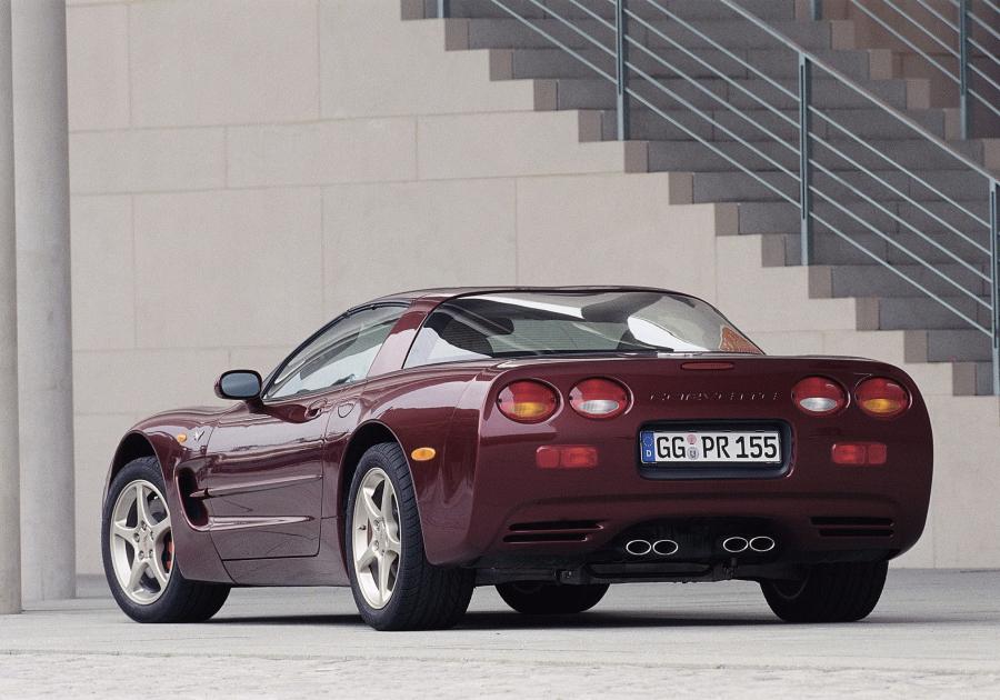  Chevrolet Corvette 2000 года  (фото 6 из 22)